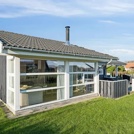 Seaview With Sauna Near The *