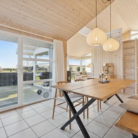 בית נופש Seaview With Sauna Near The Sjolund