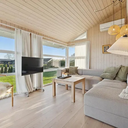 בית נופש Seaview With Sauna Near The Sjolund