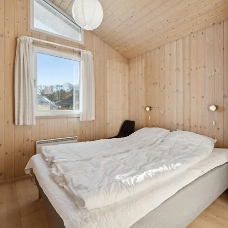 בית נופש Seaview With Sauna Near The Sjolund