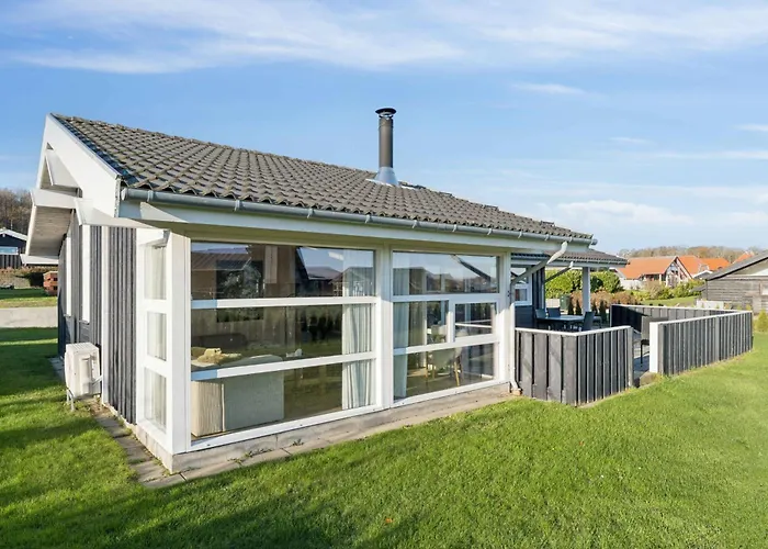 Seaview With Sauna Near The *