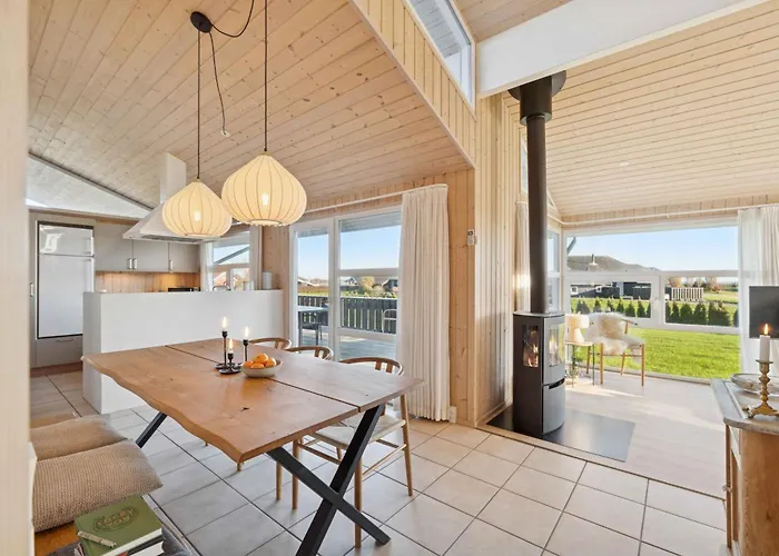 בית נופש Seaview With Sauna Near The Sjolund