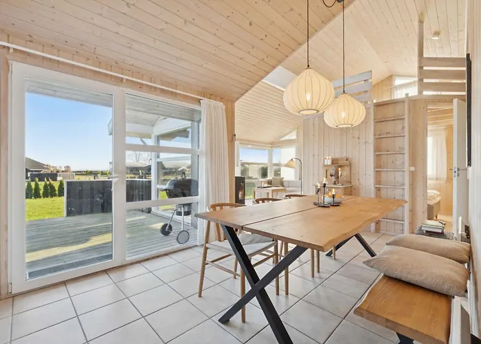 בית נופש Seaview With Sauna Near The Sjolund